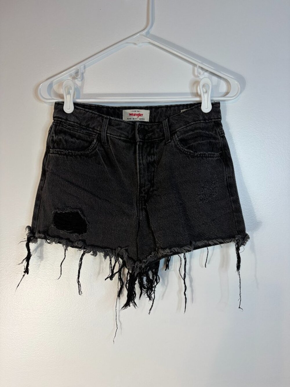 Wrangler Black Mid-Rise Vintage Short Distressed Denim
